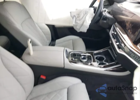 2025 BMW X7 xDrive40I z USA, uszkodzony, nr VIN 5UX23EM02S9W46547